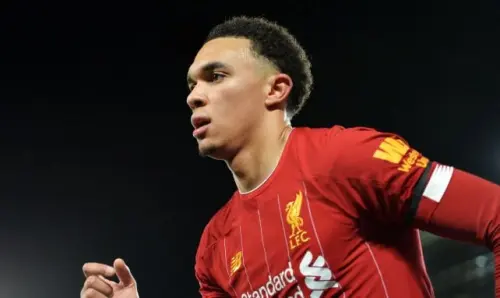 Liverpool: el jersey de Trent Alexander-Arnold quemado