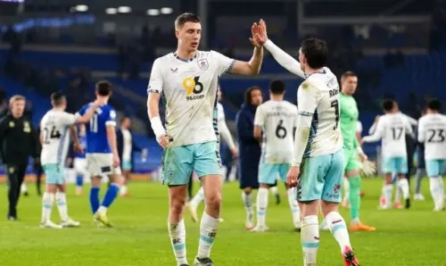 Burnley: Maxime Estève desata su talento en la Premier League