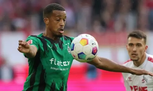 Alassane Pléa brilla en su partido 200 en la Bundesliga con el Gladbach