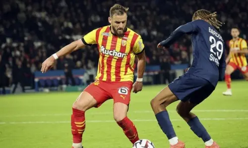 El Lens se prepara para renovar a Jonathan Gradit.