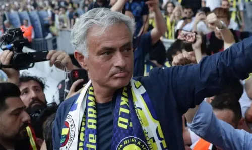 Fenerbahce: Galatasaray aplasta a José Mourinho