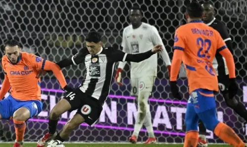 Amine Gouiri también es duda para recibir al Toulouse.