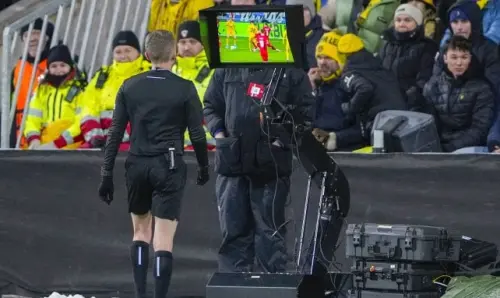 Un árbitro sancionado tras ser sorprendido en un sitio de apuestas deportivas.