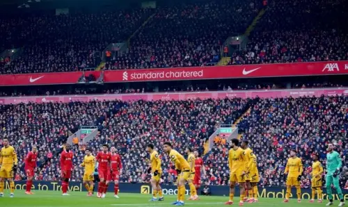 Un exjugador del Liverpool atacado con una granada en su casa.