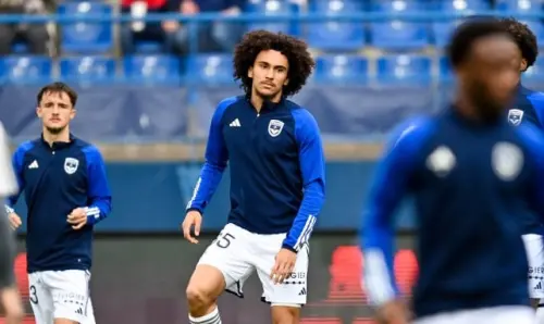 Burdeos ofrece como premio por el ascenso a Nacional... las claquetas oficiales del club.